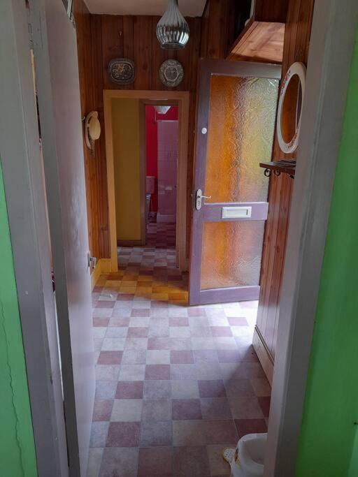 Granny'S Cottage, A Lovely Lakeside Cottage ドネゴール エクステリア 写真