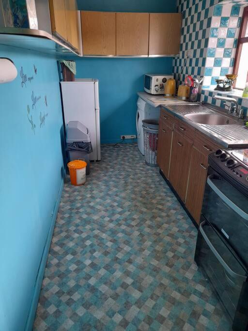 Granny'S Cottage, A Lovely Lakeside Cottage ドネゴール エクステリア 写真